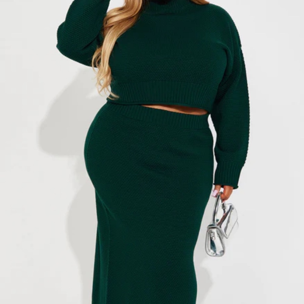 Elegant Green Knit Skirt set
